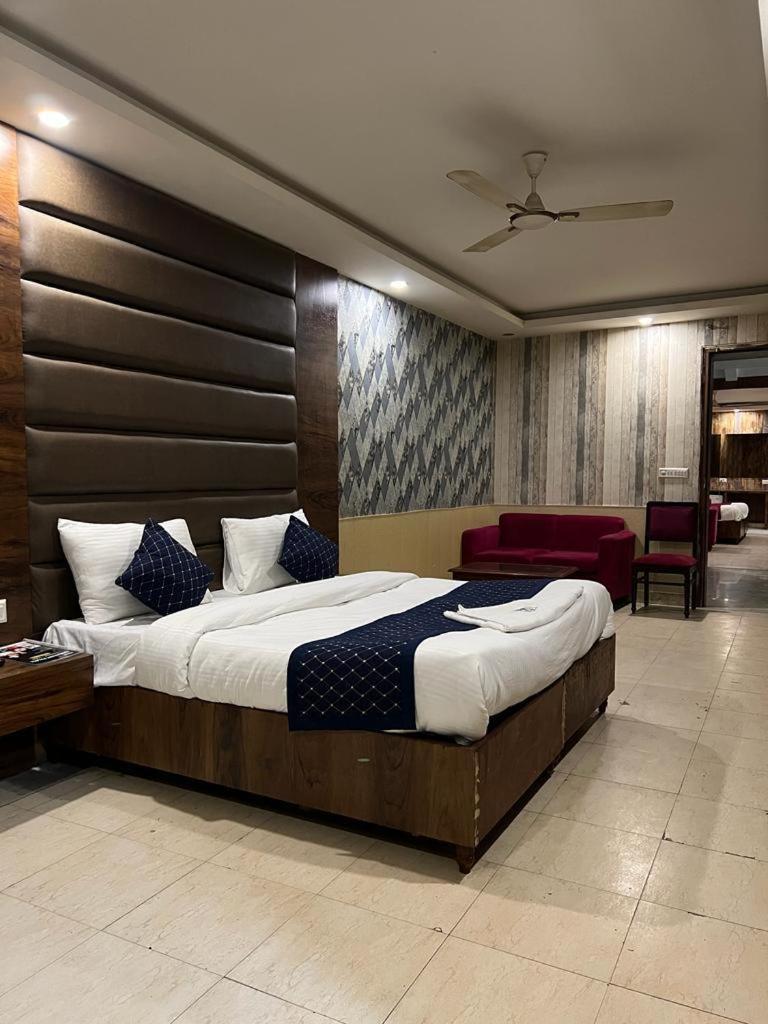 Hotel Hanuwant Palace New Delhi Ngoại thất bức ảnh
